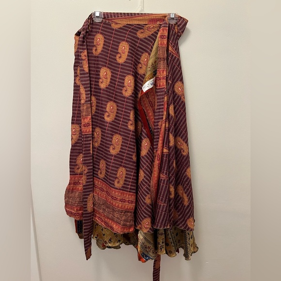 Darn Good Yarn Sari Silk Wrap Skirt Ankle XL REVERSABLE PATTERN - Picture 1 of 8